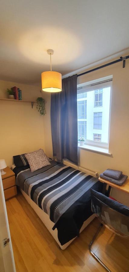 Double Room&Private Bath Near The Square Mile Londra Dış mekan fotoğraf